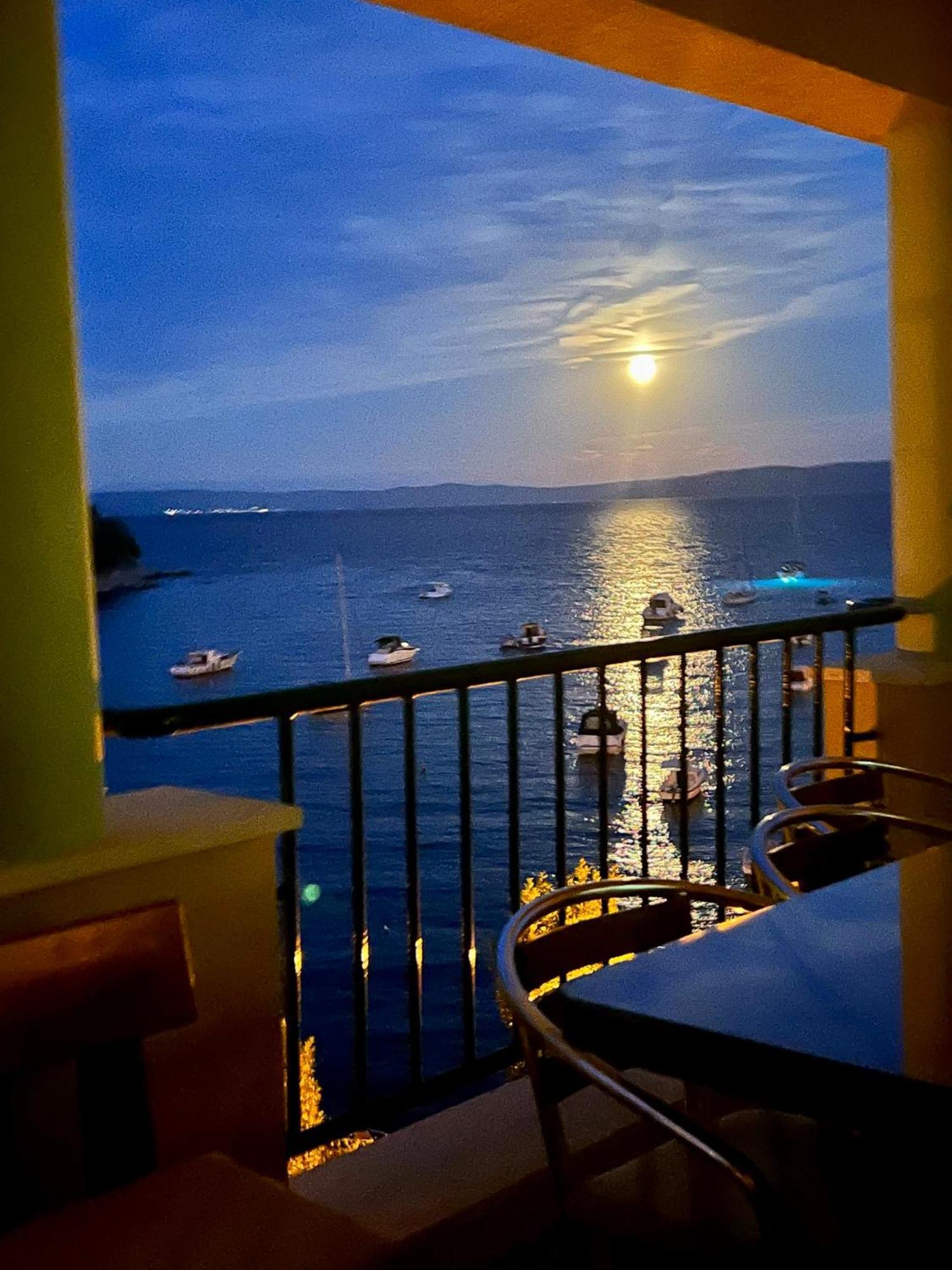 Villamar Beachfront Apartments With Free Private Parking Rabac Buitenkant foto